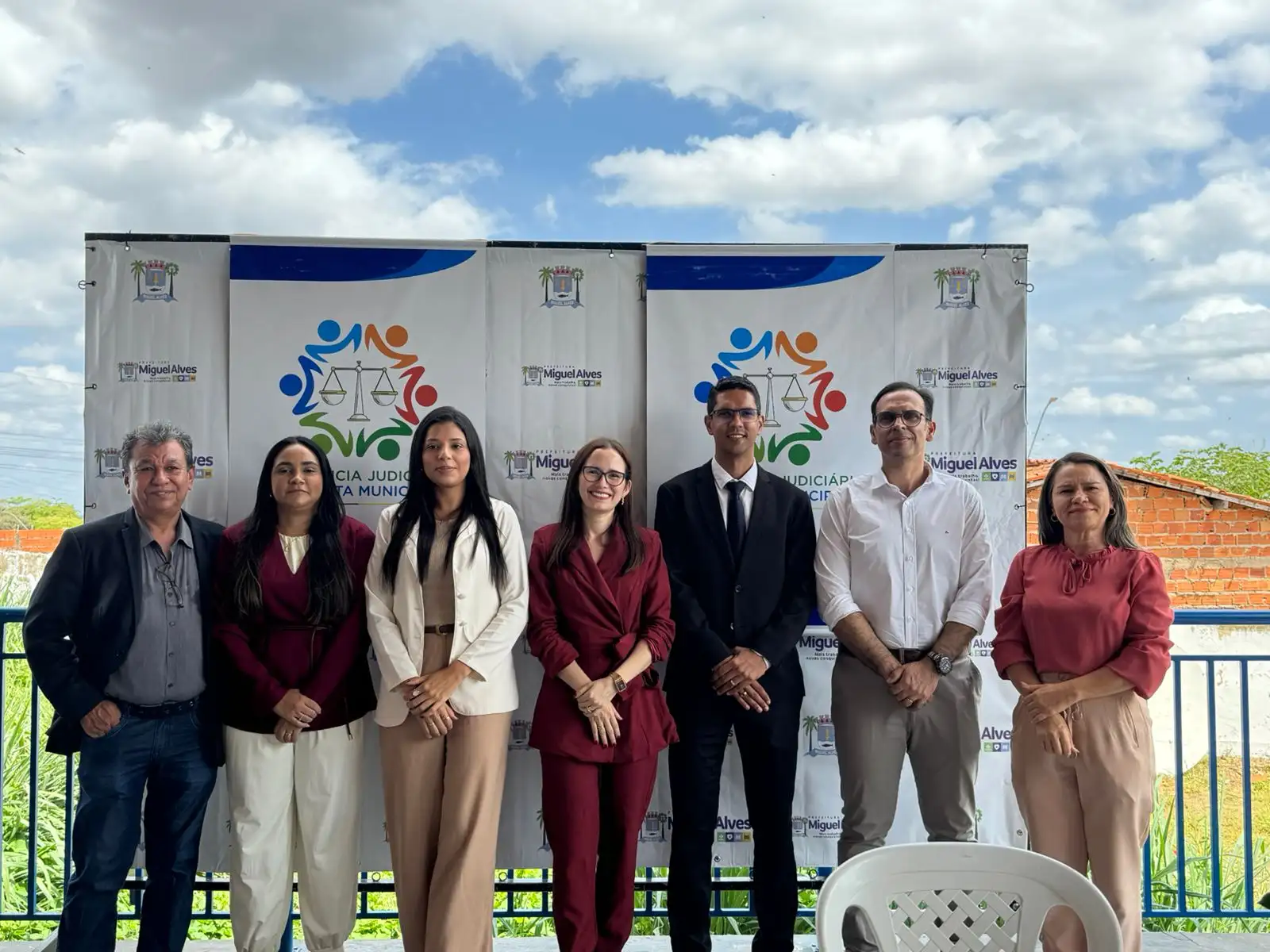 Foto 5 – PREFEITURA DE MIGUEL ALVES ENTREGA SENTENÇAS DA ASSISTÊNCIA JUDICIÁRIA GRATUITA MUNICIPAL