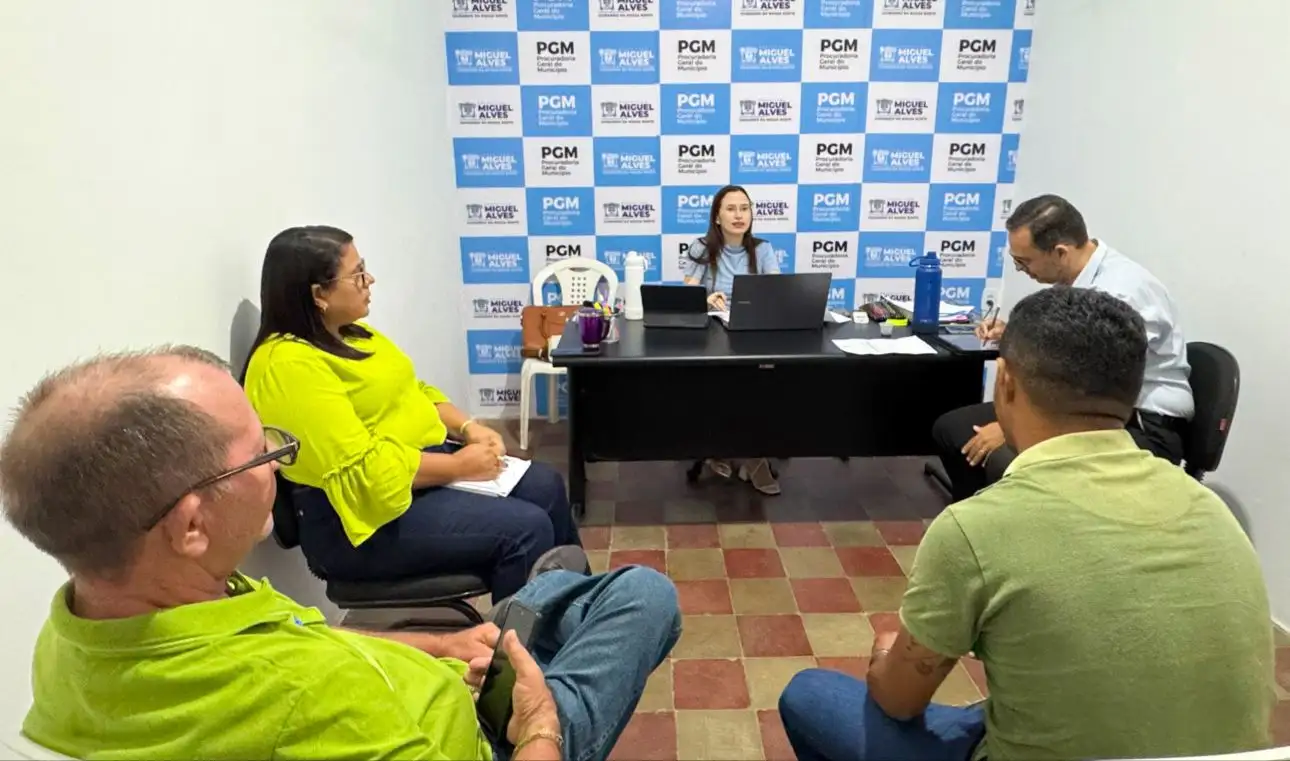 Foto 3 – REUNIÃO DISCUTE SOLUÇÔES PARA O LIXÃO DE MIGUEL ALVES.