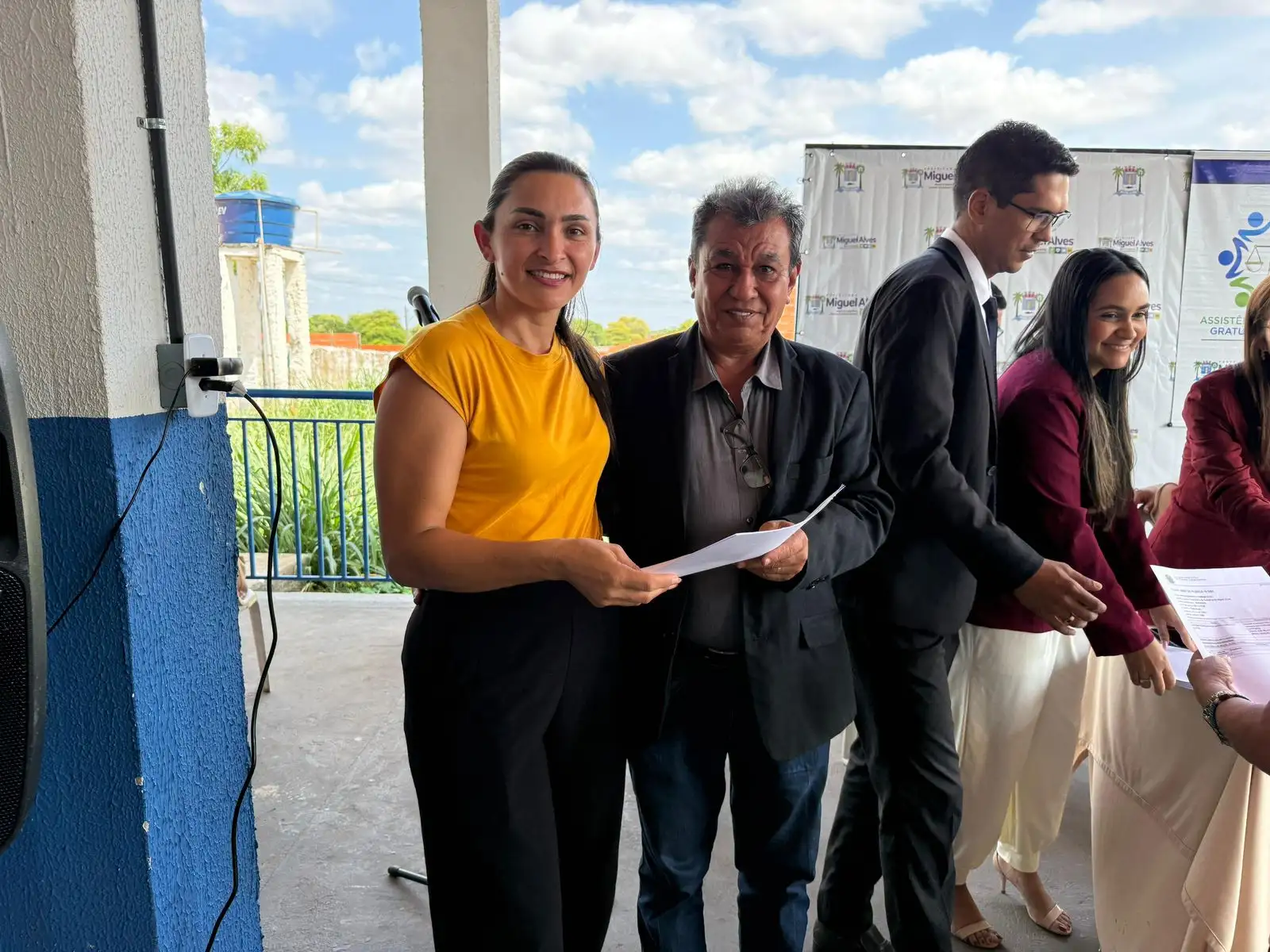 Foto 11 – PREFEITURA DE MIGUEL ALVES ENTREGA SENTENÇAS DA ASSISTÊNCIA JUDICIÁRIA GRATUITA MUNICIPAL