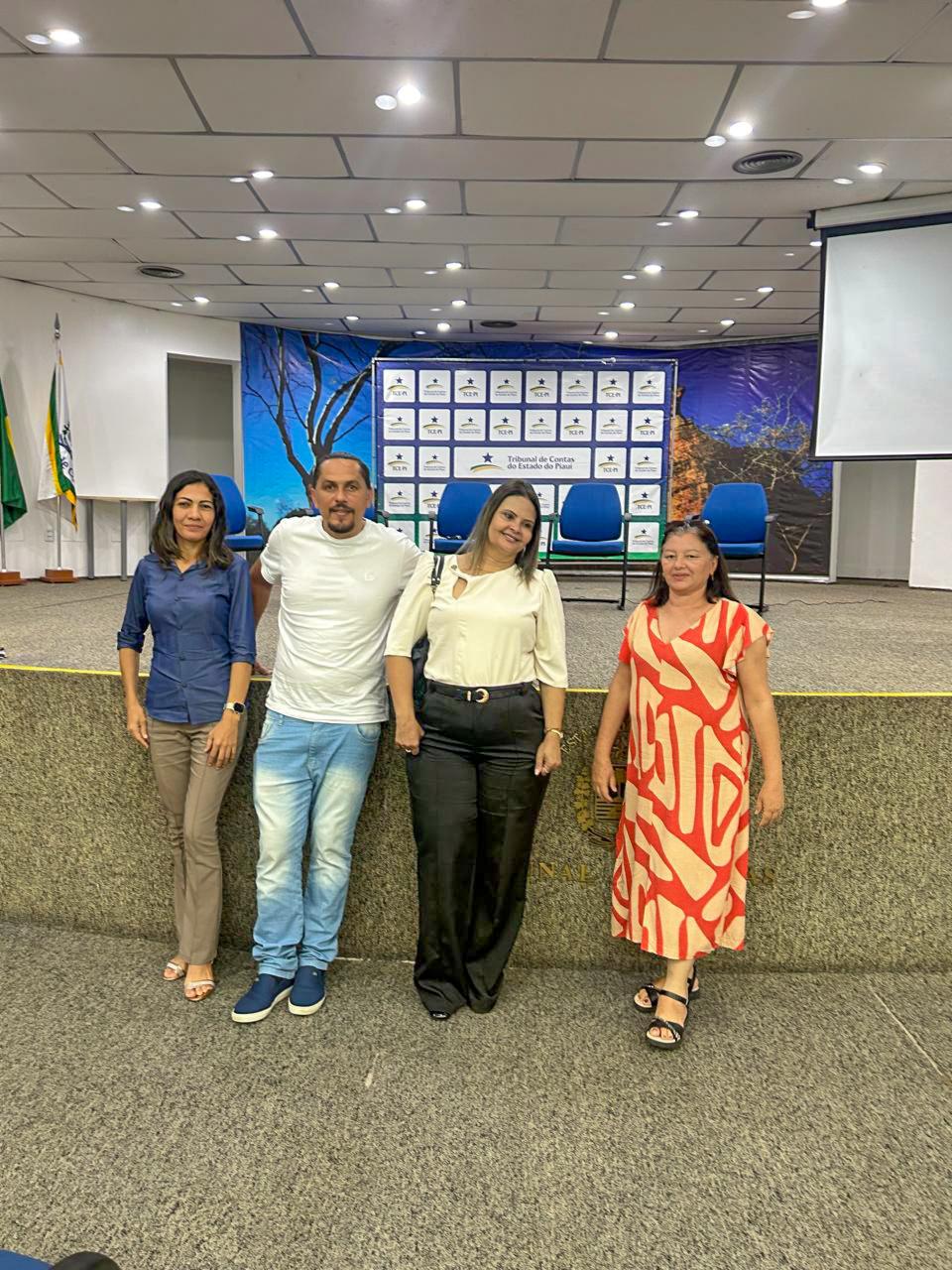 Foto 1 – FORMÇÃO PARA GESTORES DE TRANSPORTE ESCOLARE CONSELHEIROS DO CACS/FUNDEB