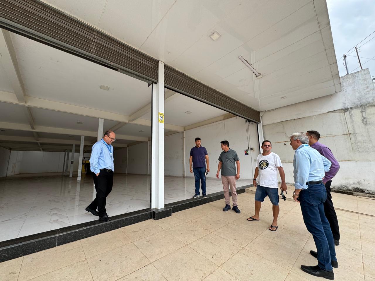 Foto 1 – PREFEITO VEIM DA FETRAF DISCUTE INSTALAÇÃO DE AGÊNCIA DA CAIXA ECONÔMICA EM MIGUEL ALVES