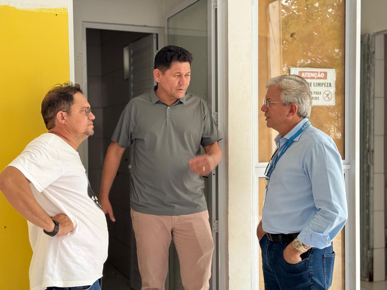 Foto 6 – PREFEITO VEIM DA FETRAF DISCUTE INSTALAÇÃO DE AGÊNCIA DA CAIXA ECONÔMICA EM MIGUEL ALVES