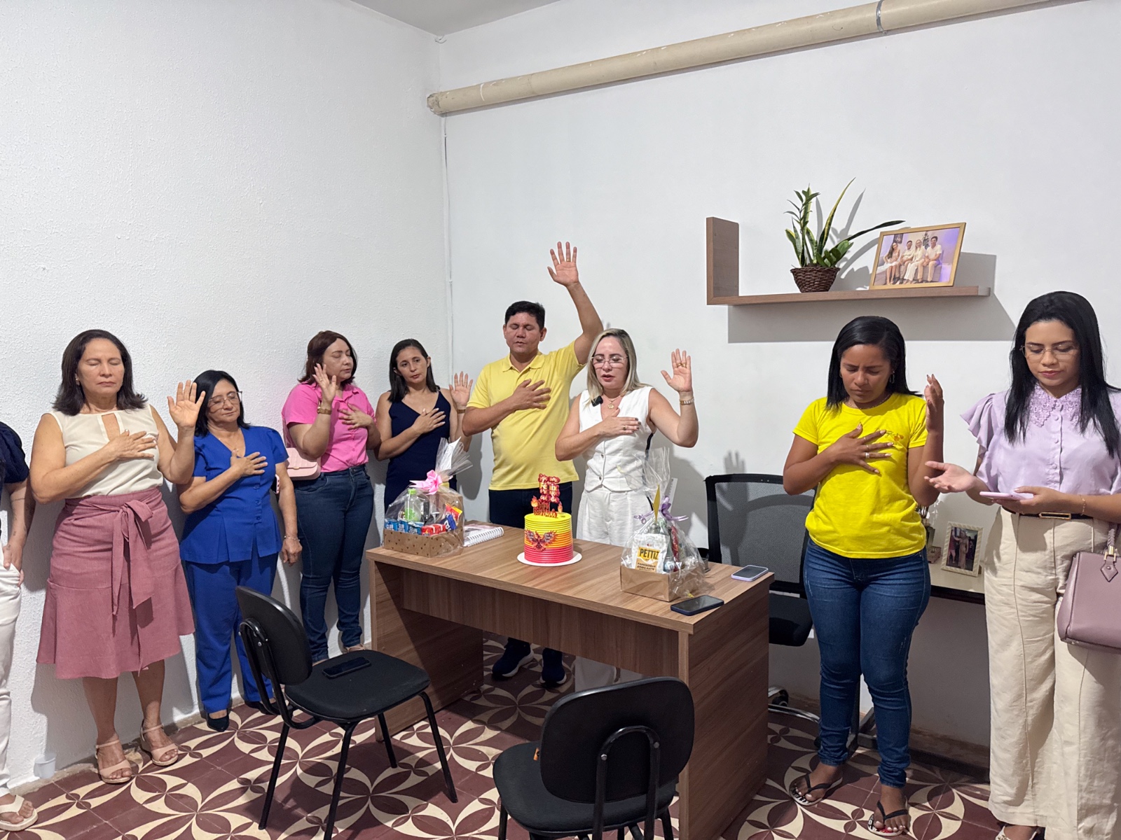 Foto 16 – SECRETARIA MUNICIPAL DE ASSISTÊNCIA SOCIAL É RECEPCIONADACOM ENTUSIASMO POR COLABORADORES