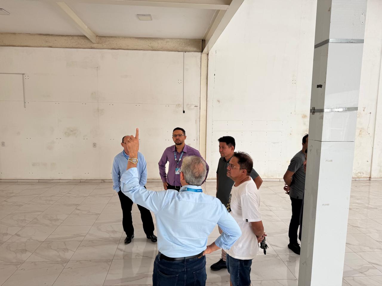 Foto 4 – PREFEITO VEIM DA FETRAF DISCUTE INSTALAÇÃO DE AGÊNCIA DA CAIXA ECONÔMICA EM MIGUEL ALVES